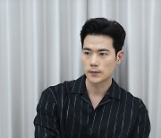 [인터뷰①]'귀문' 김강우 "코로나 시국에 주연작만 세편 개봉, 당황스럽지만 책임감 느껴