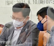 민주당 '이재용 가석방' 후폭풍..'촛불 배신' 비난에 지지층도 출렁