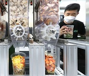 Robots step in to cook and serve food in S. Korea