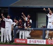 [ST포토] 환호하는 키움, '이겨보자'