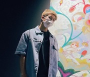 방탄소년단 RM, 일곱 멤버 꽃핀 'GARDEN'과 "빠밤"..진정한 리더 '김남준의 품격'