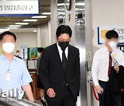 [TD포토] 하정우 '첫 공판향하는 무거운 마음'