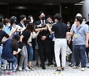 [TD포토] 하정우 향한 시선