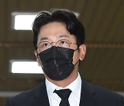 [T포토] 하정우 '어두운 눈빛'