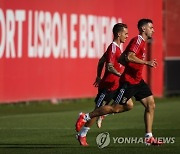 PORTUGAL BENFICA TRAINING SESSION SOCCER