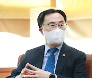 문승욱 산업부 장관, 바이오 원부자재 기업 대표와 면담