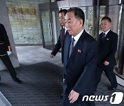 김여정 이어 김영철..대남라인 총비난전에 남북관계 다시 '급냉각'