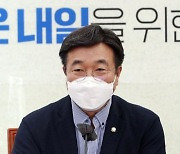 윤호중 "내년 예산안, 손실보상 위해 정부 적극 편성해야"