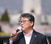 조원진, 文정부 폭격 "일일 확진자 2200명..무능, 무책임, 무지한 '3無방역 정권'"