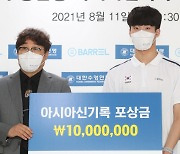 한국 수영 희망으로 떠오른 황선우 '파리 프로젝트' 가동 "그때는 나의 전성기 올 것"