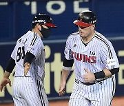 보어 '8타석만에 KBO 데뷔 첫 안타' [MK포토]