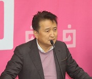 "문 대통령, 이제 세월호에서 내려오라"..김영환 전 의원의 작심 발언