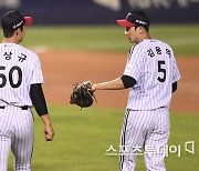 [ST포토] 김용의 '이상규 수고했어'