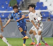 울산, 양주시민 돌풍 2-0 잠재우고 FA컵 4강행..전남과 격돌(종합)