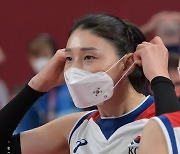 '배구 여제' 김연경, 17년 만에 국가대표 떠난다