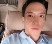 정용화, 남성미 넘치는 셀카..헤어스타일까지 완벽