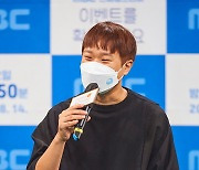 [TD포토] '이벤트를 확인하세요' 이한준 감독