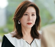 '빨강구두' 최명길vs소이현, 한 치의 물러섬 없는 대립 [포인트:신]