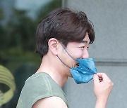 [포토] 이종혁, 마스크 사이로 보이는 찐웃음