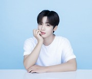 위아이 김요한, 새 프로필 사진 공개..'소년→성숙' 오가는 '천의 얼굴'