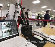 광복절 연휴 제주공항 한 줄 발열검사..유명 카페 집중점검