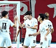 '김봉수 환상적인 다이빙 헤딩골' 제주, 서울 1-0 무너뜨렸다