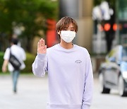 [T포토] 박지훈 '라디오 출근해요'