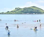 [Photo News] Jeju Island sees influx of travelers despite strong social distancing measures