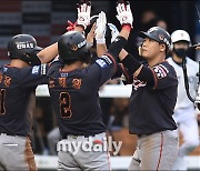 [MD포토] 하주석, '만루홈런 해냈어!'