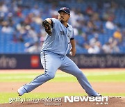 MLB.com "빈티지 류현진, 팀에 절실한 승리 안겼다" 호평