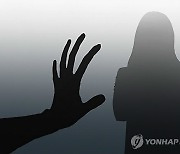 새벽 술판 뒤 성폭행까지..코로나 시설 근무 男간호사 구속