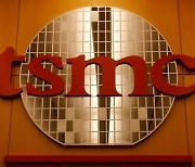 "대만 TSMC, 반도체 가격 최대 20% 인상..고객사에 통보"