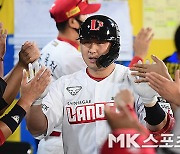 최정 '시즌 23호, 홈런 단독 선두' [MK포토]