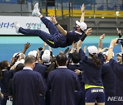 하늘을 나는 강성현 감독