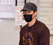 [포토] 황희찬 '벤투호 합류 위해 입국'