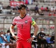 '손흥민도 우려' 벤투 물병 걷어차게 했던 중동 침대축구