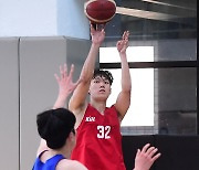 [JB포토] KBL 일반인 드래프트 실기테스트, 3점슛 시도하는 레드팀 김준환