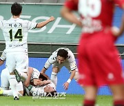 홍정호 천당과 지옥 오갔다..전북, 서울에 4-3 극적승