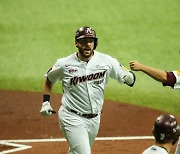 'KBO 첫 홈런' 크레익 "맞는 순간 홈런인 것 몰랐다"