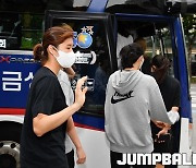 [JB포토] 코로나 검사를 위해 이동하는 FIBA 아시아컵 여자농구대표팀