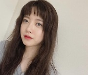 "취미 미술 수준" 혹평 극복?..배우 구혜선, 신작 공개