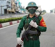 베트남, 자가격리 어겨 8명 감염시킨 20대에 징역 5년형