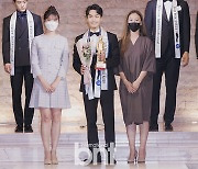 [bnt포토] '2021 미스터 인터내셔널 코리아'에서 기념촬영하는 모델 윤소희-와일드카드 예성범-이지혜 실장