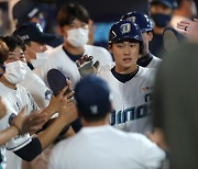 NC 신인 김주원, 한화 상대로 1군 무대 첫 홈런
