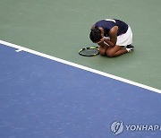 '10대 돌풍' 페르난데스, US오픈 테니스 4강행