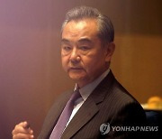 中 왕이 "미국 등 아프간 주권과 독립 존중해야"