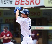 삼성, 구자욱 투런포로 KBO 역대 최초 팀4900호 홈런 금자탑