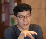 진중권, '조국 딸 표창장 의혹관련'  동료 교수 '명예훼손' 혐의로 檢 송치