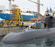 Korea signs deal with DSME to build new submarine