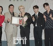[bnt포토] '자랑스런 한국인 대상' K-POP 글로벌 아이돌 부문 대상에 선정된 머스트비